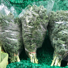 Load image into Gallery viewer, Curly Kale
