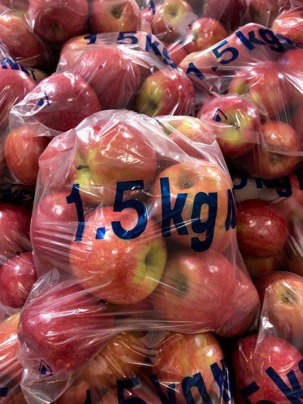 Apple pink lady 1.5kg bag pack.